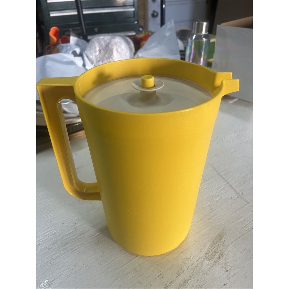 1970s Tupperware 1416-3 Yellow 1 Gallon Pitcher With White Push Button Seal Lid